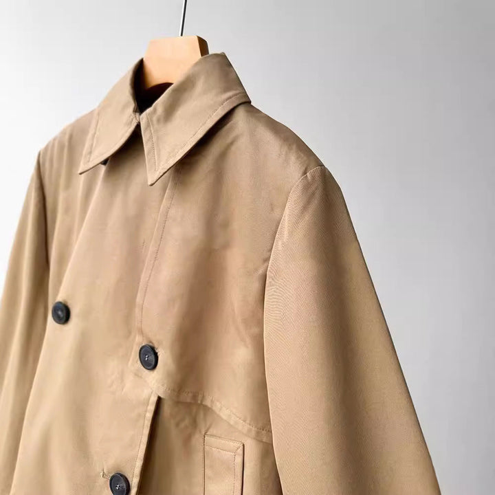 Dam modern och Modifiable trenchcoat