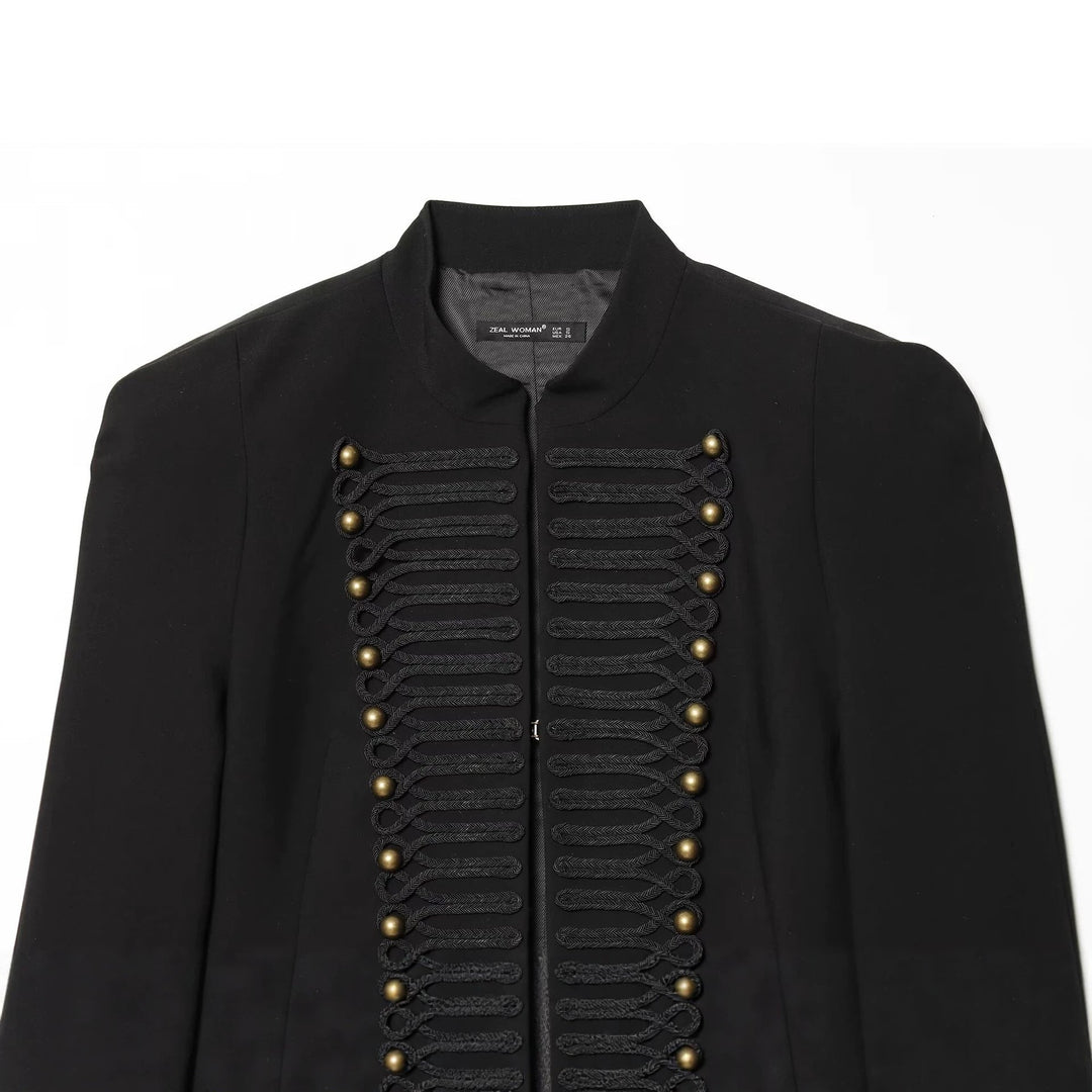 Dam Military-Inspired Kort Jacka med Stå Krage och Dekorativ Cords