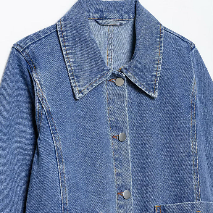 Dam Oversize Denimjacka med Skjort Krage och Stora Patch Fickor