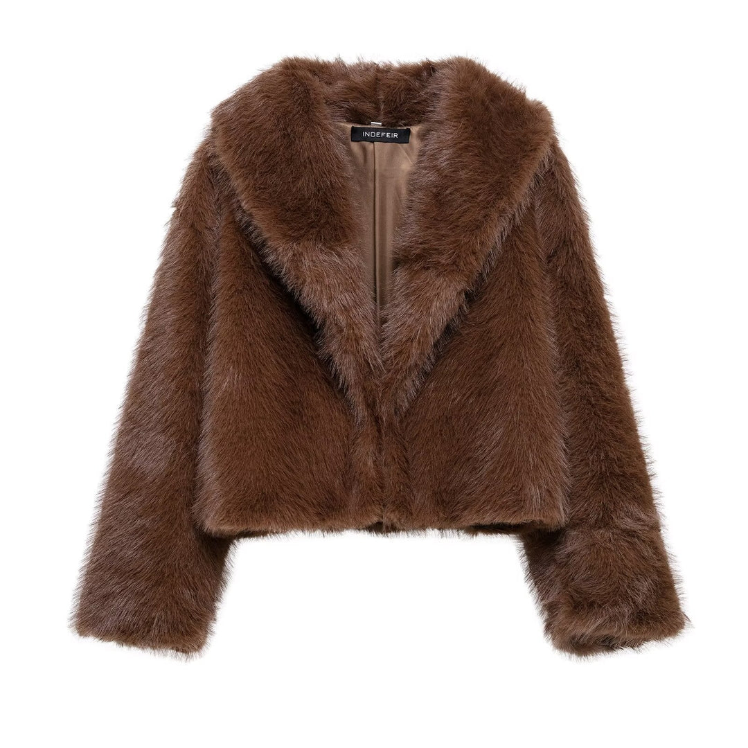 Dam 20+ Kort Faux Fur Jacka med Wide Shawl Krage och Boxig Silhuett