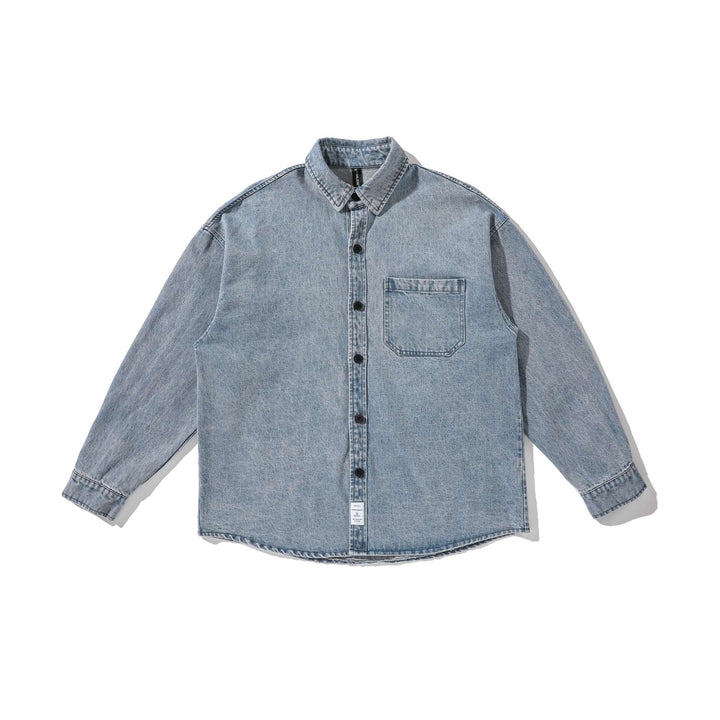 Herr overshirt tillverkad av washed denim med rounded fåll