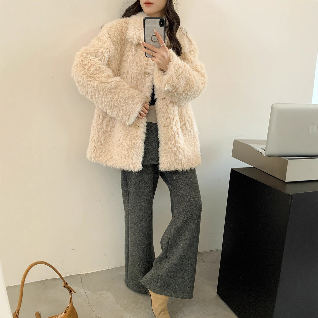 Dam Fluffy teddy kappa gjord Faux Fur med skjortkrage och Boxy silhuett