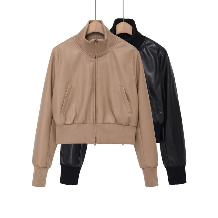 Dam Kort Jacka i Läderlook med Hög Structured Krage och Fitted Ribbed Waistband