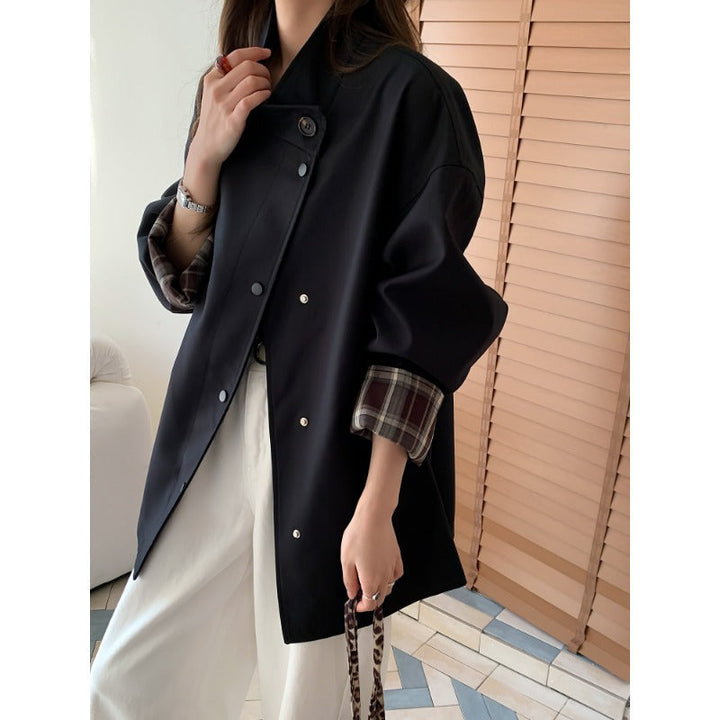 Dam oversize kort jacka med Snap Placket och Checked ärm mudd
