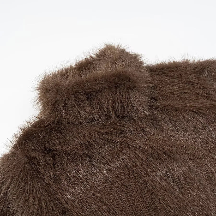 Dam kort vegan faux fur cropped jacka med high ståkrage och concealed front
