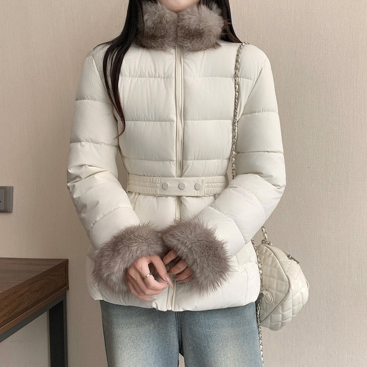 Dam figurnära thermal kviltad jacka med removable fake fur krage och elastic midjebälte