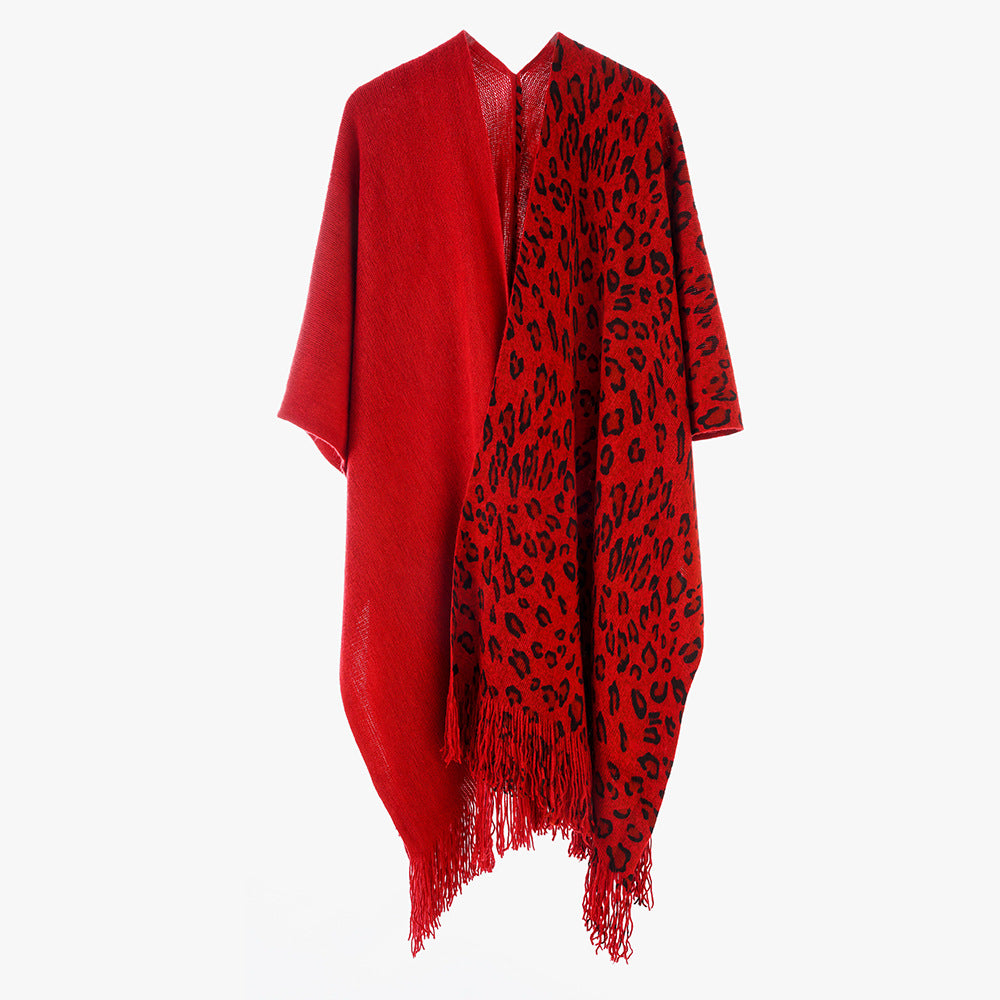 Dam Reversible capeponcho med Leo Jacquard, Fringes och Boxy oversized skärning