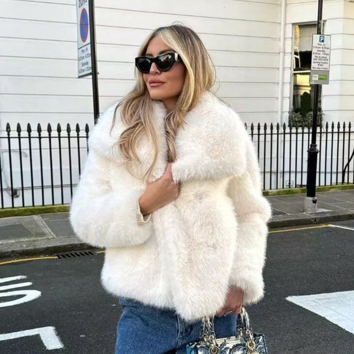 Dam kort Boxy Faux Fur jacka med vid Shawl krage och lång Fiber Faux Fur