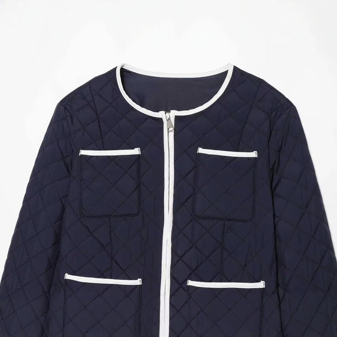 Dam Kort Quiltad Jacka med Round Neck, Contrast Piping och Patch Fickor