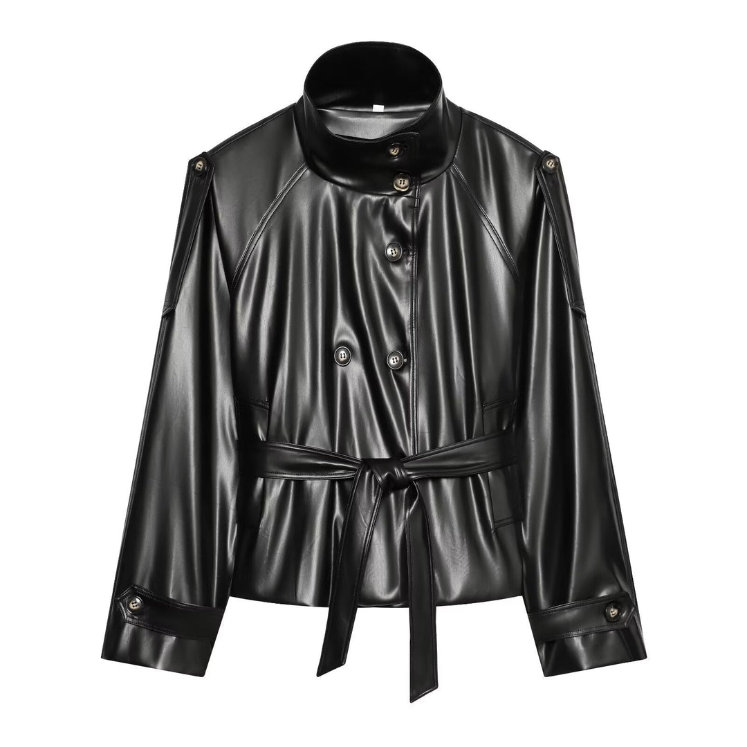 Dam Kort Trench Blouson i Läderlook med Waist Belt, Hög Standing Krage, och Double Knapp Knäppning