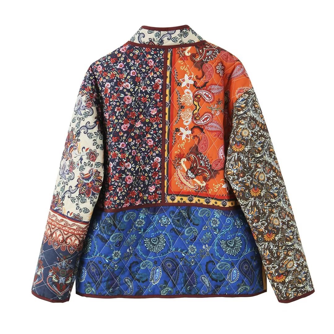 Dam Boho quiltad jacka med patchwork tryck, quiltad foder och påsydda fickor