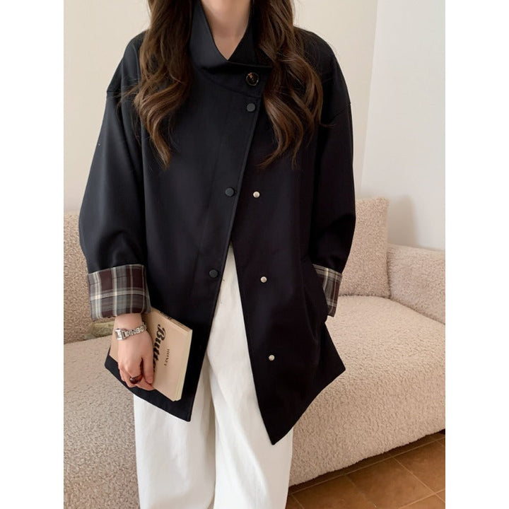 Dam oversize kort jacka med Snap Placket och Checked ärm mudd
