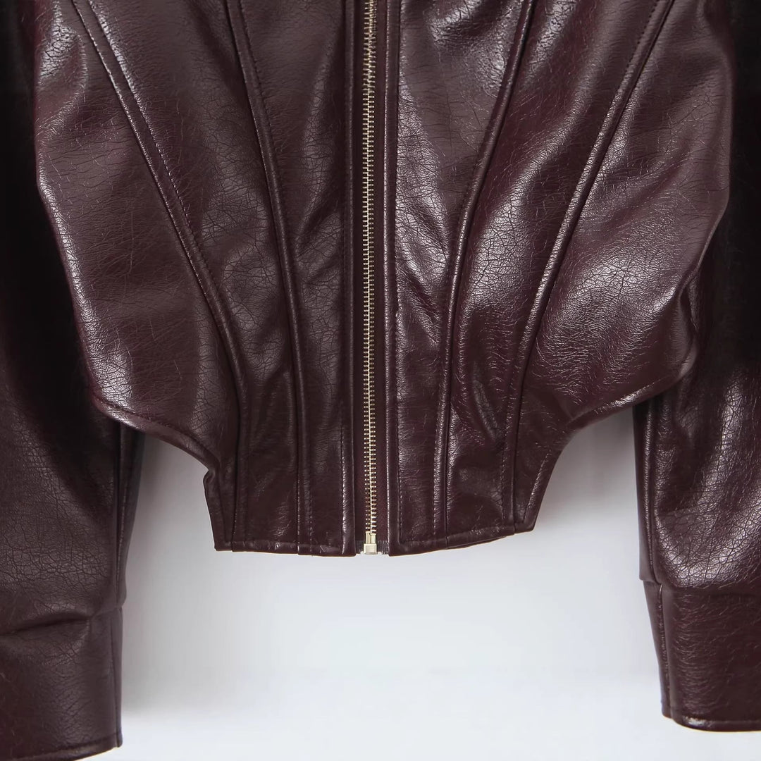 Dam Kort Läder Jacka med Fitted Corset Look, Shoulder Epaulets och Dragkedja