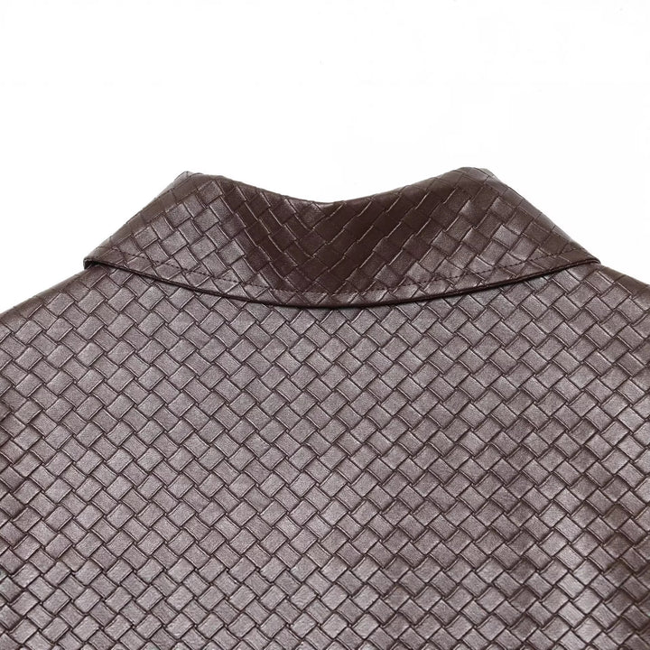 Dam Kort Boxig Jacka Tillverkad av Braided-Looking Faux Läder med Skjort Krage och Front Dragkedja
