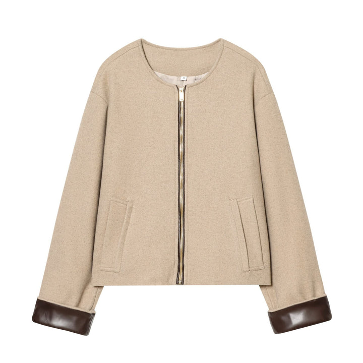 Dam kort ullblandning blouson med rund hals, gold-colored dragkedja, och läder kant på cuffs