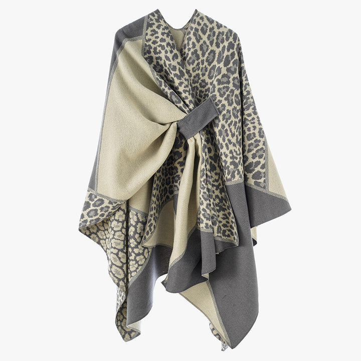 Dam jacquard poncho med leopard mönster och ullblandning wrap