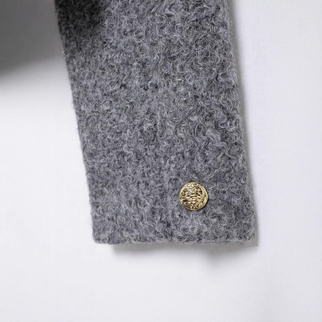 Dam Kort Skärning Boucléjacka med Round Neckline, Patch Fickor, och Guld Dekorativ Knappar