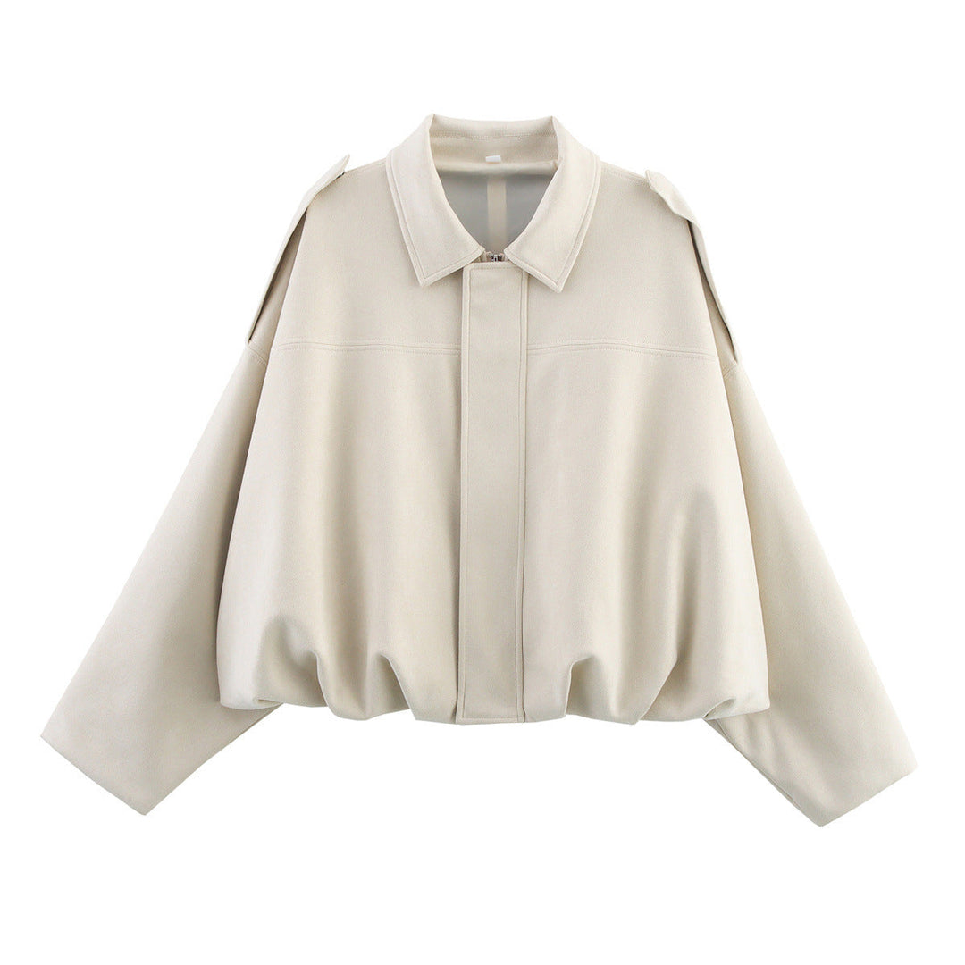 Dam Kort Jacka i Oversize Cape Stil med Balloon Waistband och Shoulder Flaps