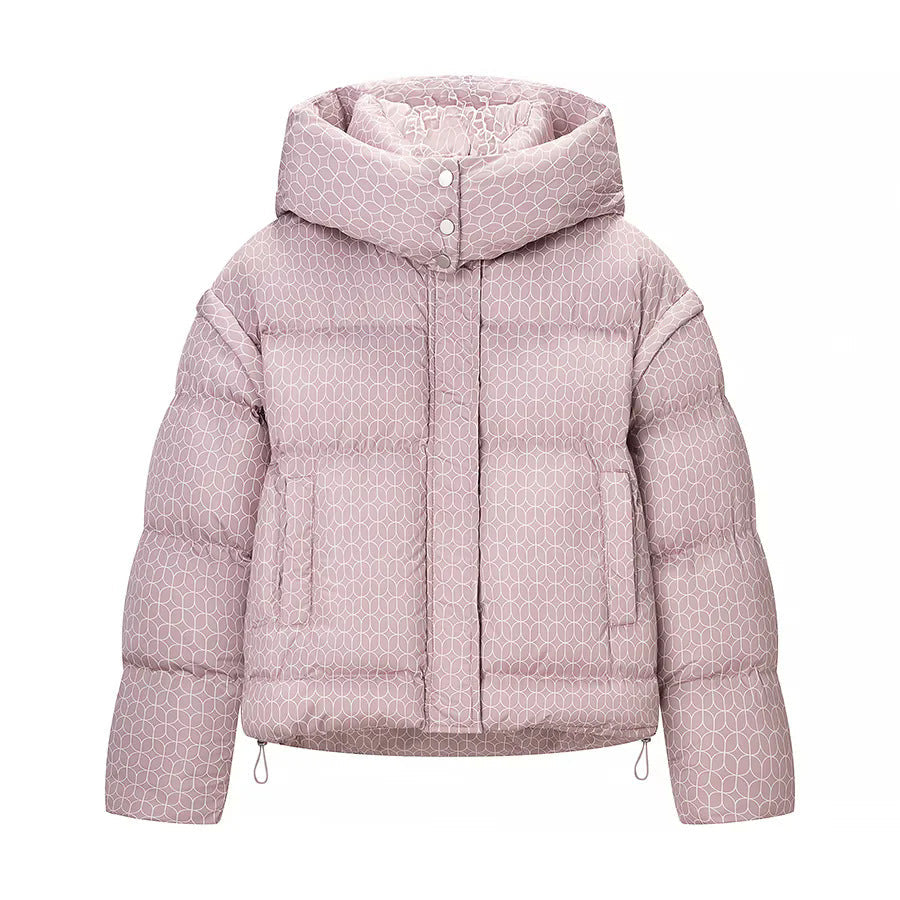 Dam kort boxy quiltad jacka med graphic quilt mönster, stor huva, concealed snap knäppning och drawstring fåll