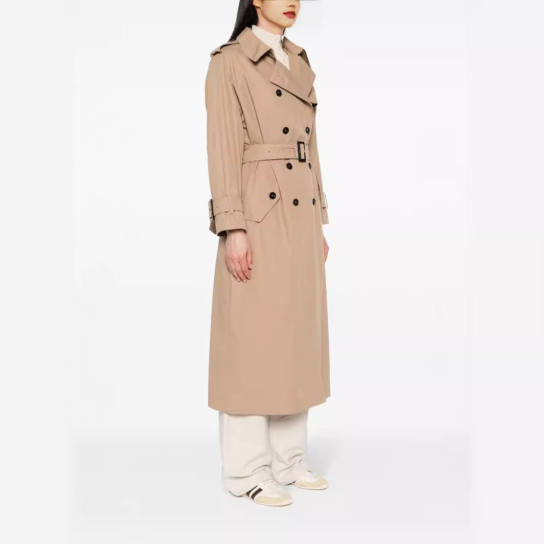 Dam trenchcoat in maxi length med double-breasted knappslå och midjebälte