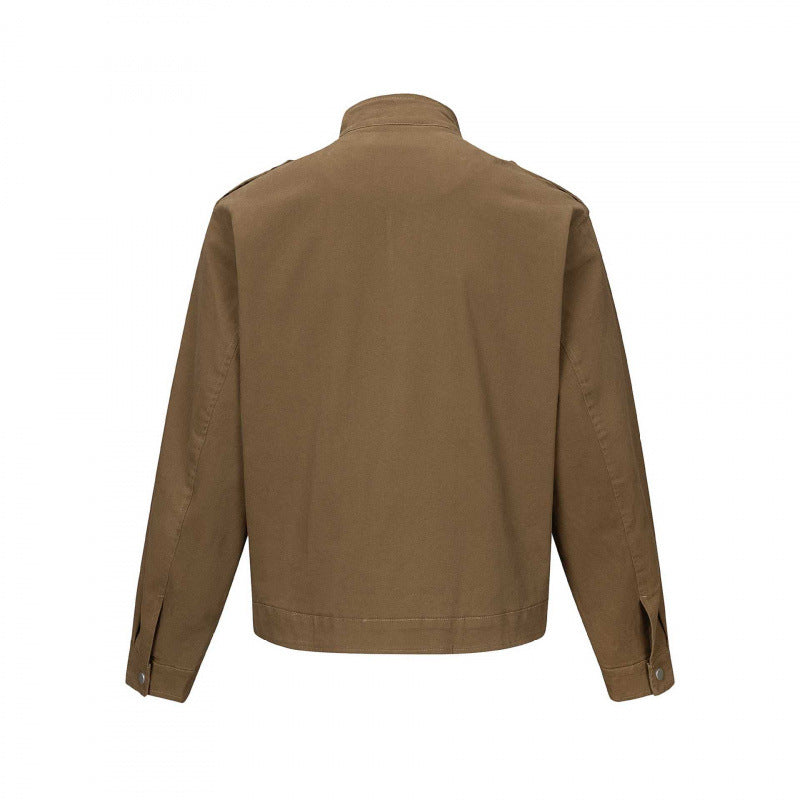 Herr short-cut fältjacka tillverkad av bomull canvas med ståkrage, axel locks, och justerbar fickor med lock