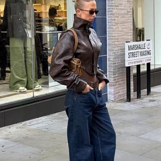 Dam Kort Jacka Gjord av Konstläder med Hög Ståkrage, Axel Flaps, och Skräddarsydd Silhuett