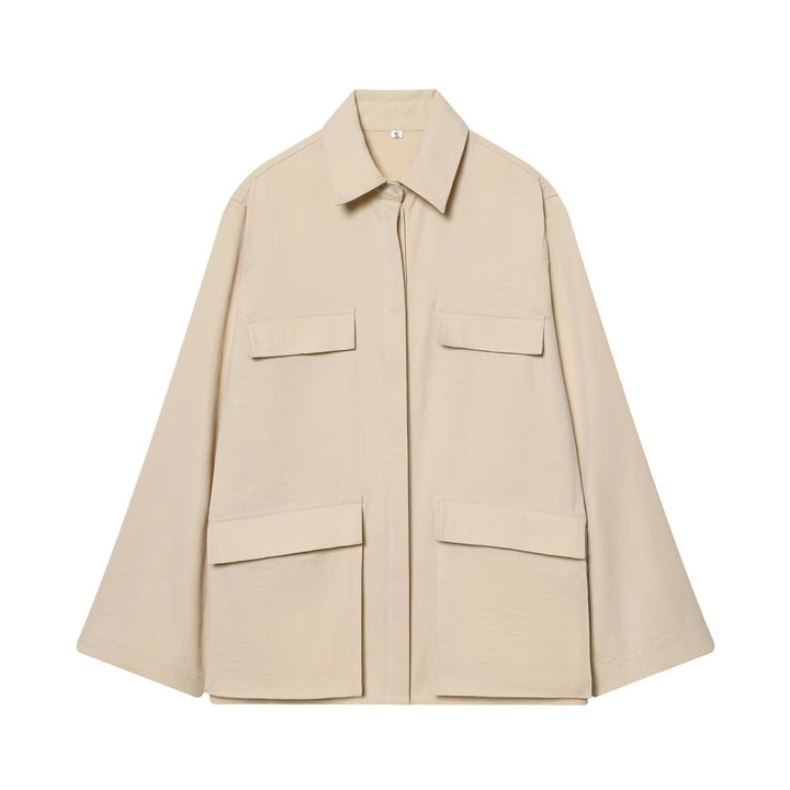 Dam oversize Field jacka in boxig skärning med Four Flap fickor och dold Snap Placket