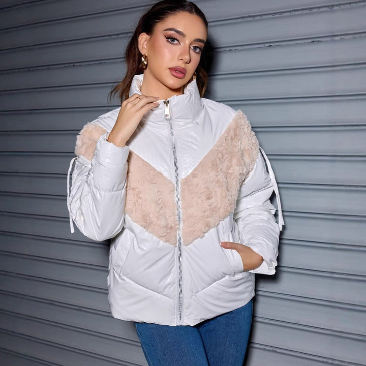 Dam vadderad quiltad jacka med Faux Fur V-Inset, Stand krage &amp; dragkedja