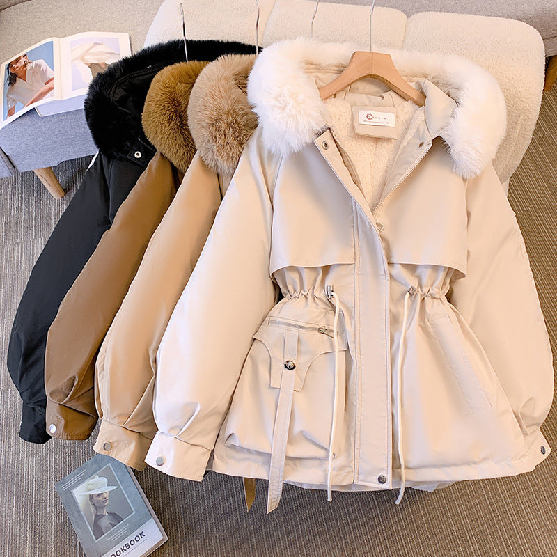 Dam kort utility parka med dragsko midja, detachable faux fur krage, och asymmetrical fickor