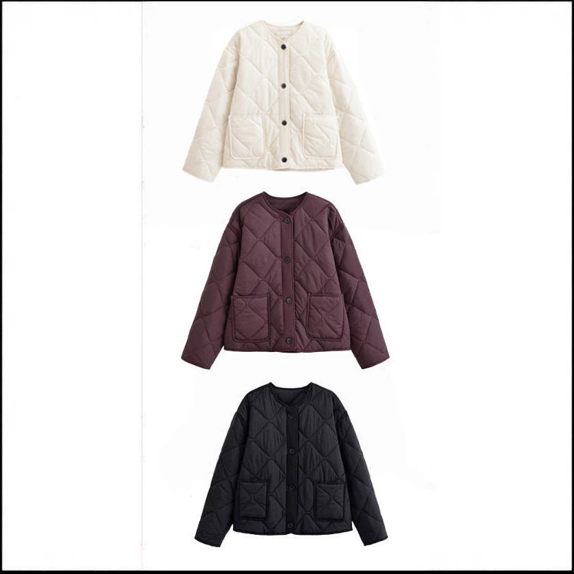 Dam 10+ Vadderad Quiltad Boxig Kort Jacka med Round Neckline, Knapp Knäppning och Patch Fickor