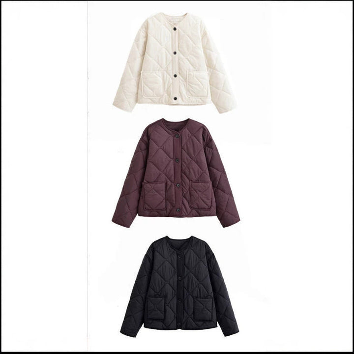 Dam 10+ Vadderad Quiltad Boxig Kort Jacka med Round Neckline, Knapp Knäppning och Patch Fickor