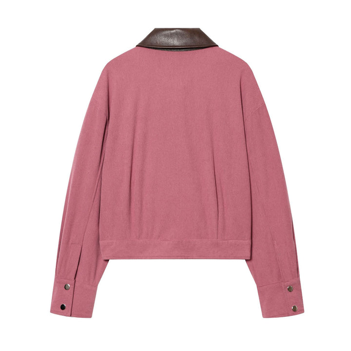 Dam cropped manchester jacka med oversized konstläder krage, metal dragkedja, och stor påsydda fickor