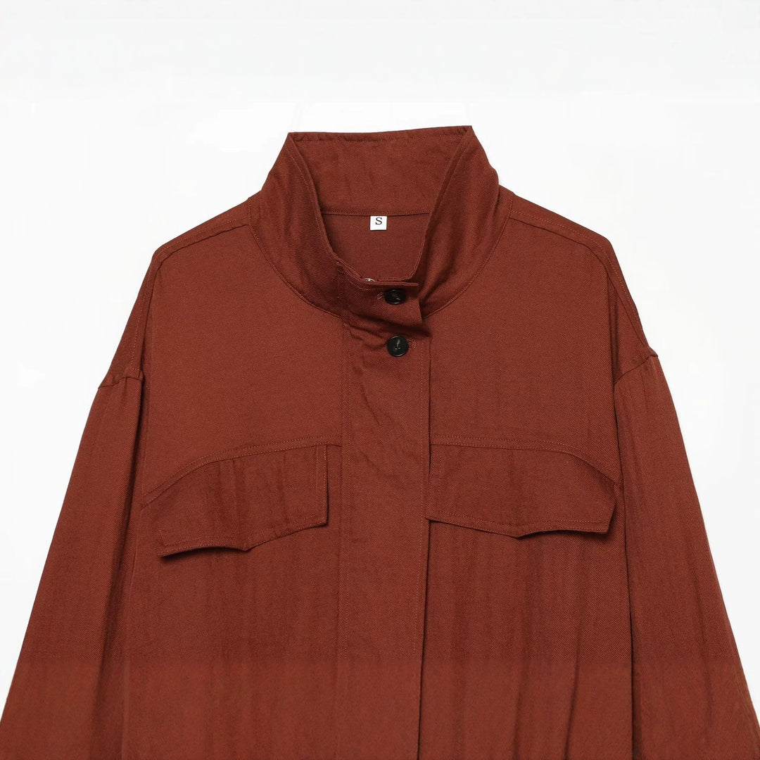 Dam Kort Jacka i Utility Stil med Stå Krage, Patch Chest Fickor, och Drawstring Nederkant