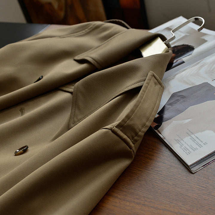 Dam kort trenchcoat med boxy silhuett, double-breasted och justerbar bälte
