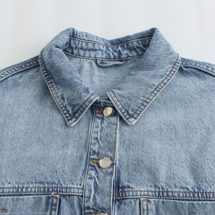 Dam cropped oversized jeans jacka med drawstring fåll, patch bröstfickor, och metal knäppning
