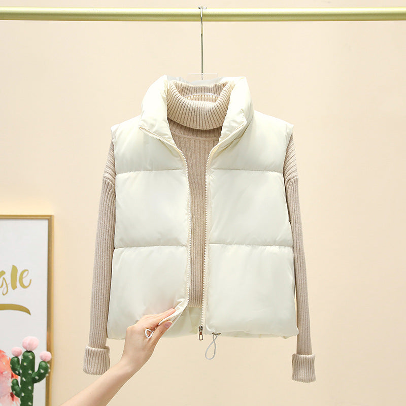 Dam ultra-light kort vadderad väst med high ståkrage, two-way dragkedja och adjustable drawstring fåll