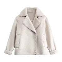 Dam kort jacka in oversize shearling look med slagkrage och fickor