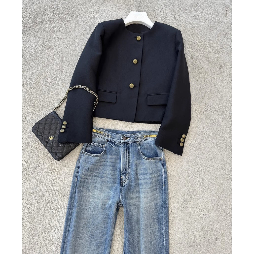 Dam collarless figurnära kort jacka med gold dekorativ knappar och flap fickor