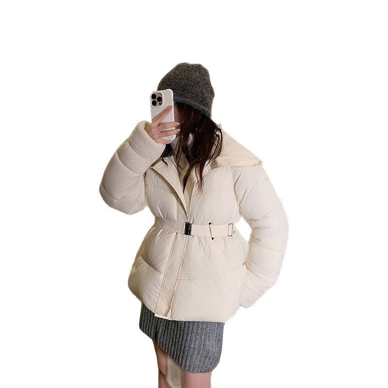 Dam kort kviltad midja pufferjacka med cozy teddy krage och justerbar buckle strap