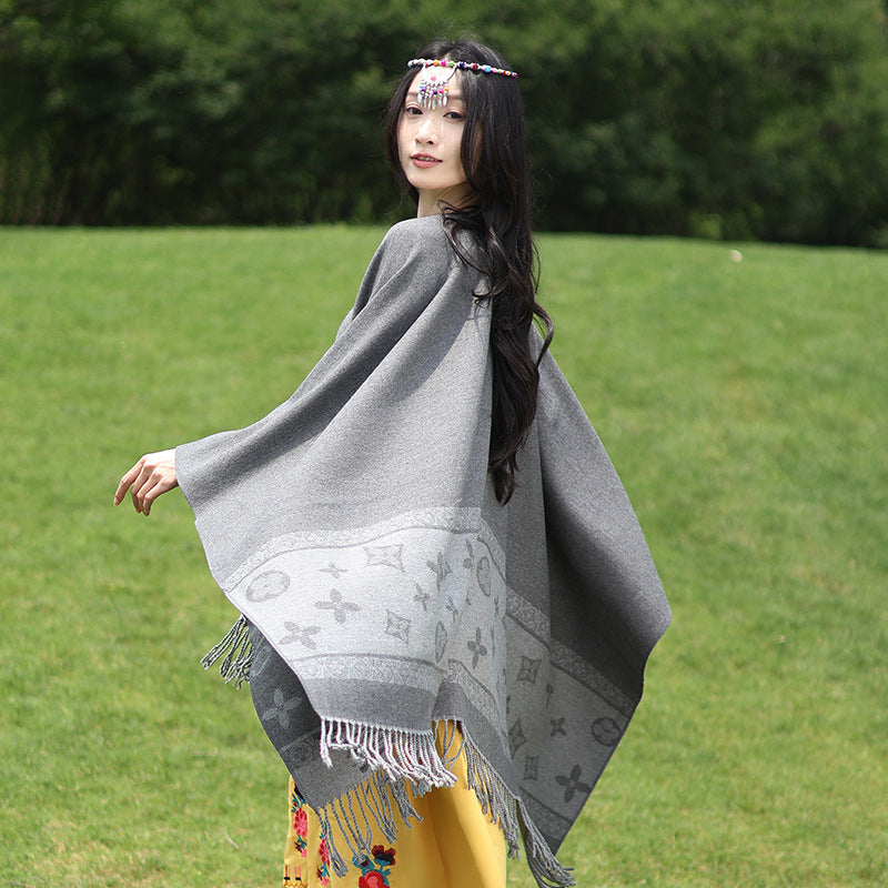 Dam oversized Rectangular poncho tillverkad av ullblandning med Woven Jacquard Border och Fringed fåll