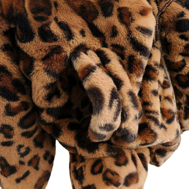 Dam faux fur jacka med leopard tryck, hel zip och elastic fåll