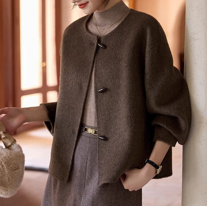 Dam kort ullblandning jacka med round neckline, balloon ärmar, och toggle knappar