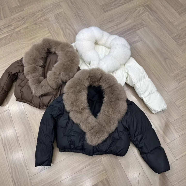 Dam kort skärning boxy pufferjacka med extra stor faux fur krage och shape-stable fåll