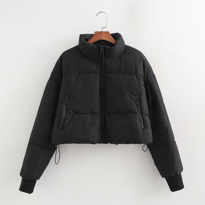 Dam nano cropped quiltad jacka med hög krage, elastiska muddar, och concealed drawstring