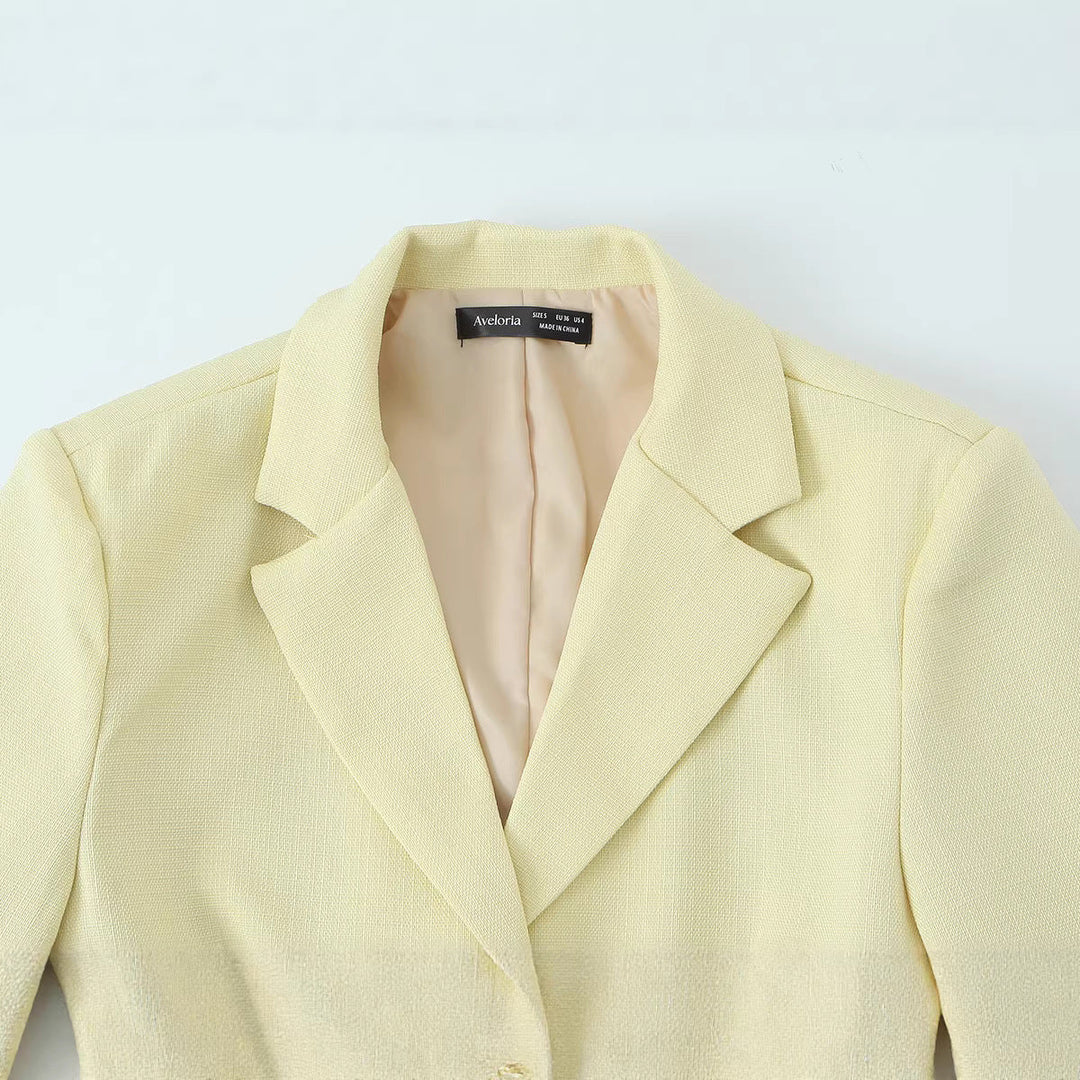 Dam Kort Bouclé Tweed Blazer med Notch Lapel och Two-Knapp Stängning