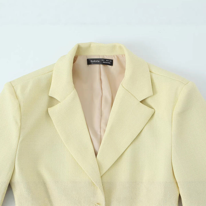 Dam Kort Bouclé Tweed Blazer med Notch Lapel och Two-Knapp Stängning