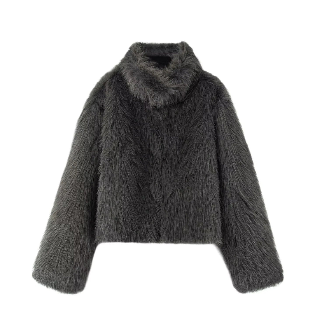 Dam kort faux fur kort jacka med high ståkrage, kort boxy skärning och lång pile artificial fur look