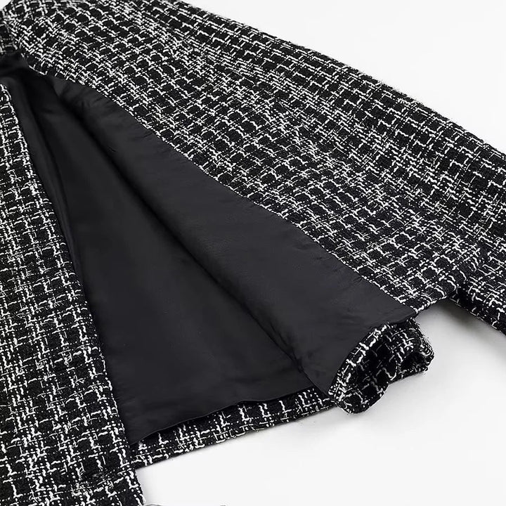 Dam kort-skärning bouclé jacka i boxy skärning med gold button detail och påsydda fickor