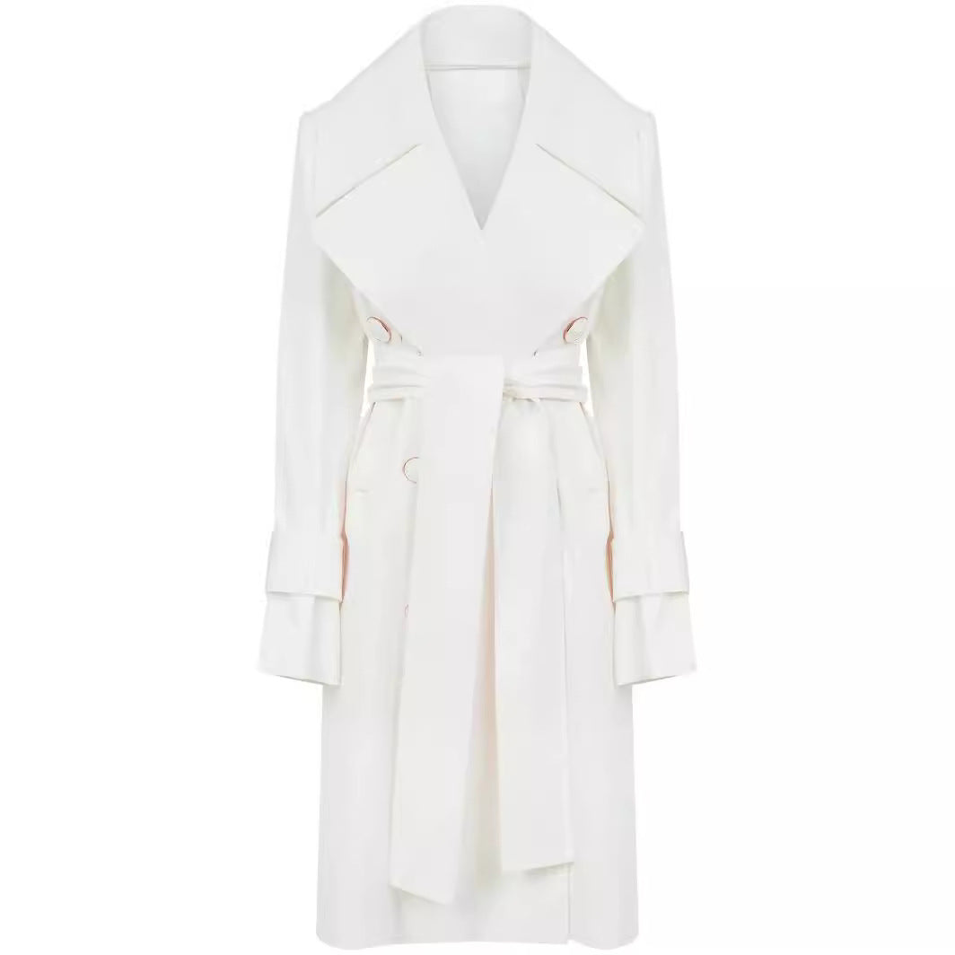 Dam trenchcoat med vid lapels och midjebälte