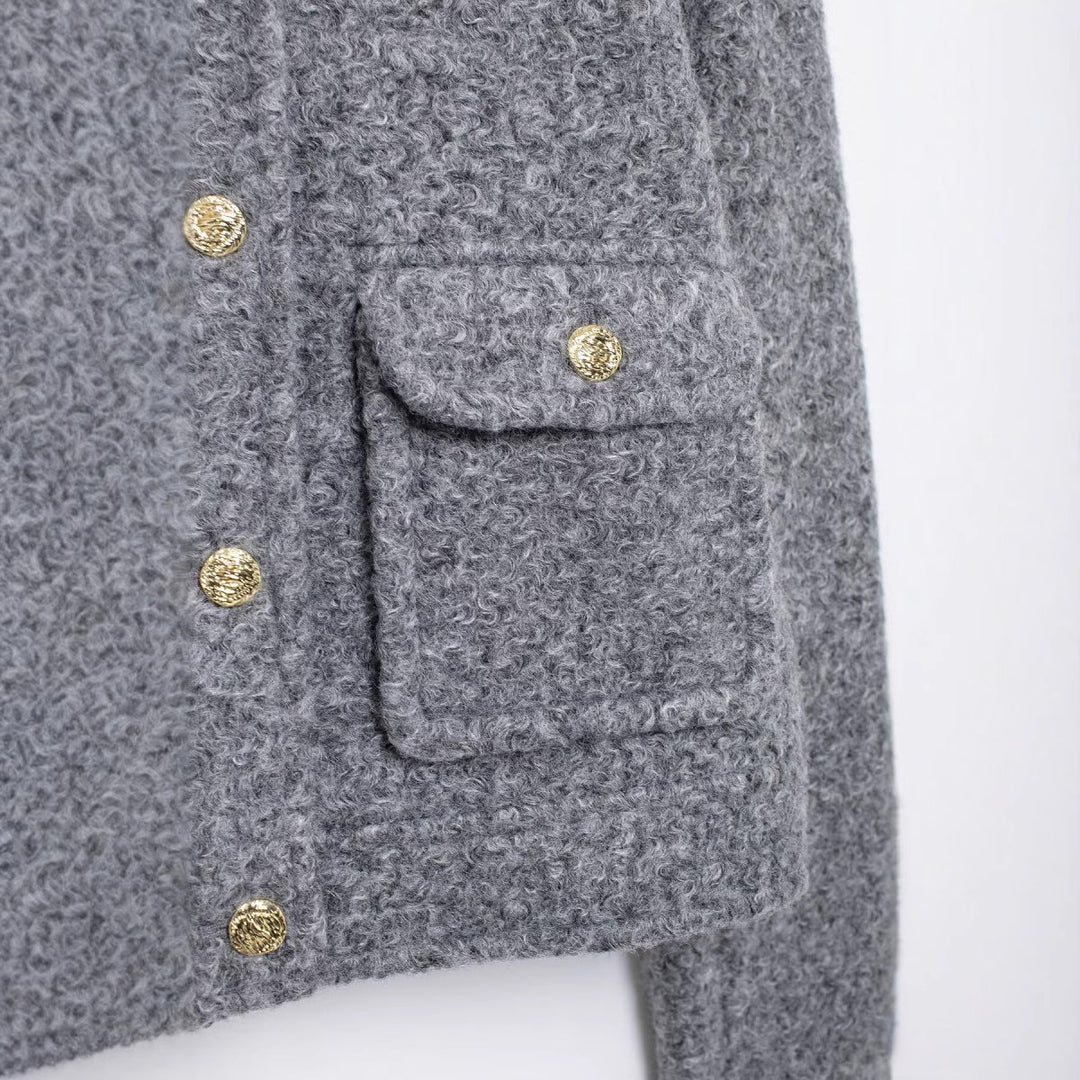 Dam Kort Skärning Boucléjacka med Round Neckline, Patch Fickor, och Guld Dekorativ Knappar